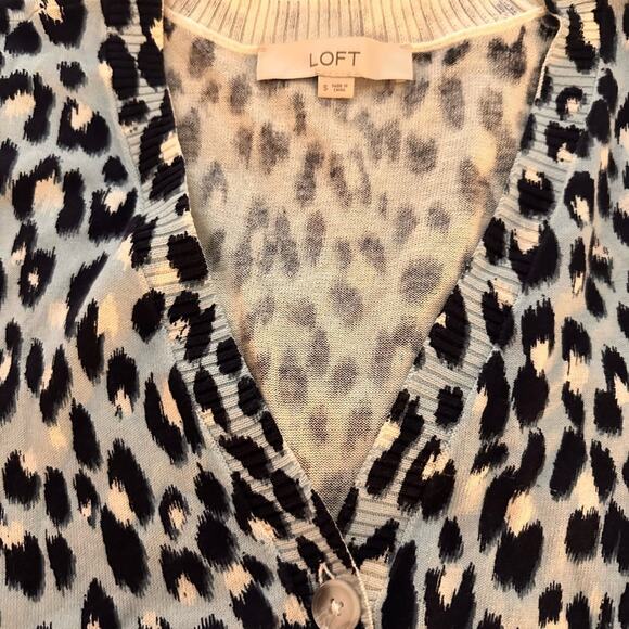 LOFT Relaxed Fit Animal Print V-Neck Cardigan, size Small - Picture 10 of 10